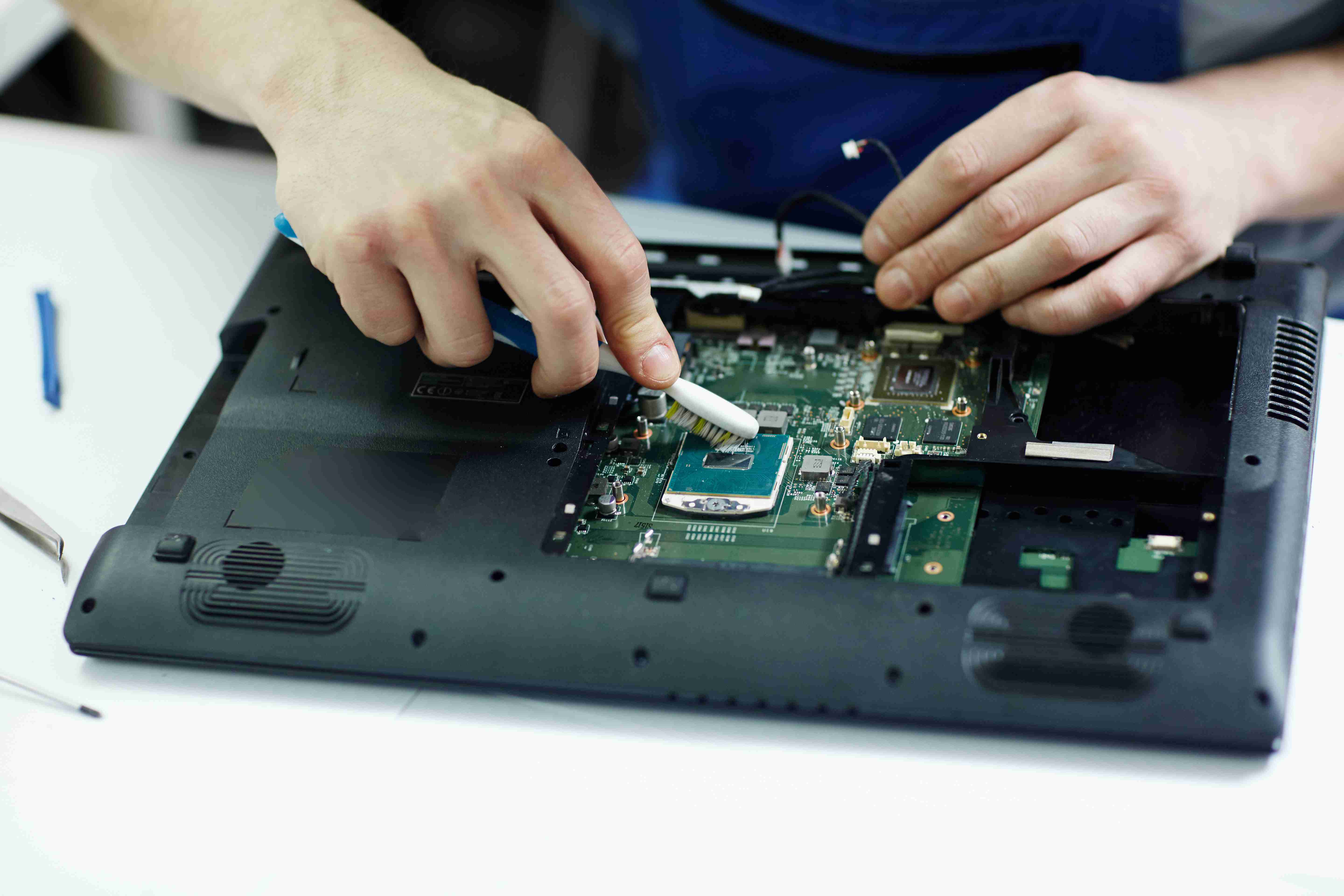 Laptop Service 2