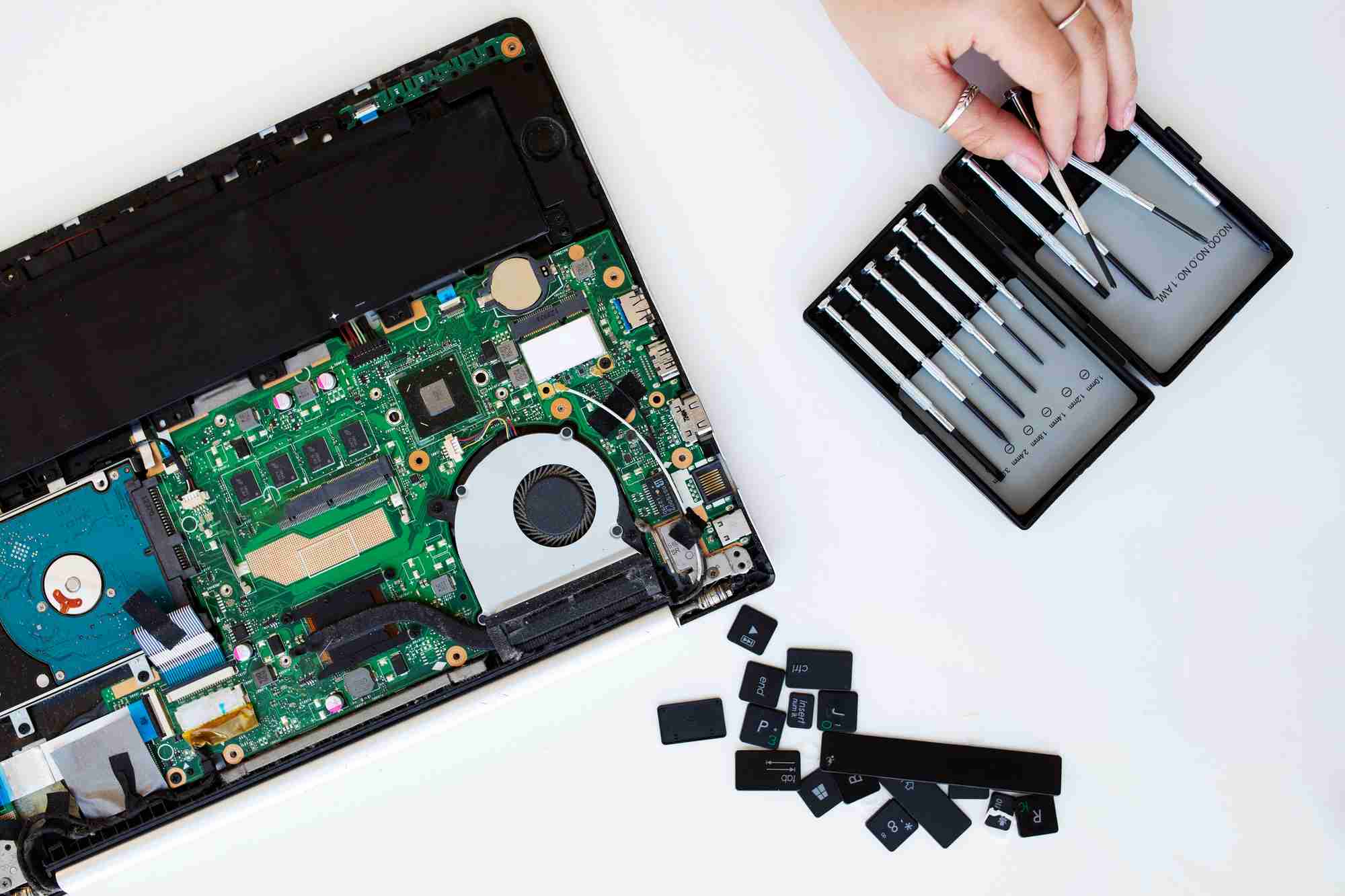 Laptop Service 3